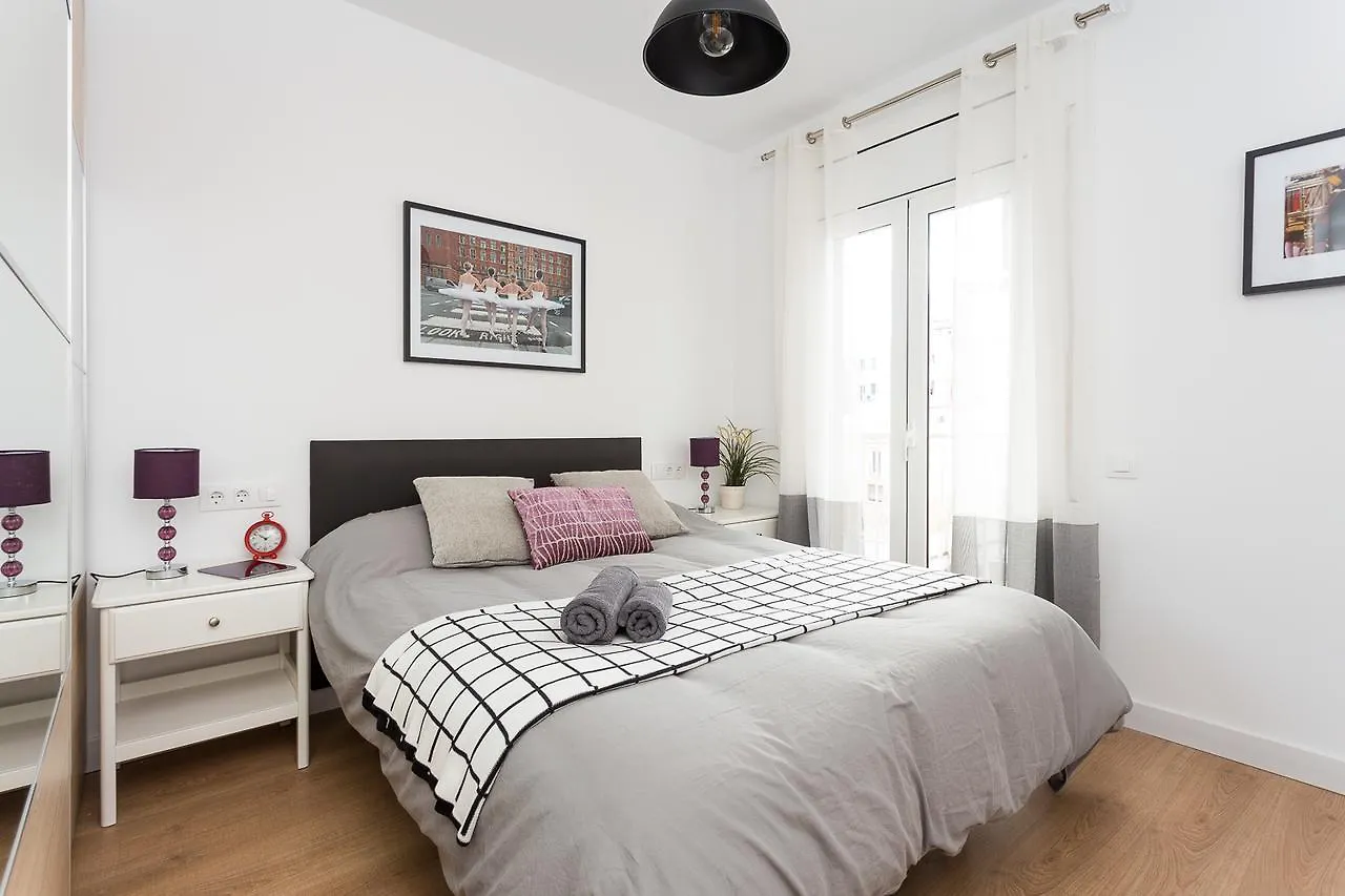 Opening Doors Sagrada Familia II Apartamento Barcelona 0*,  Espanha